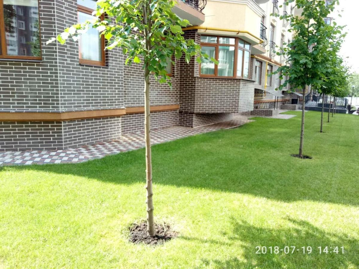 Luxury Emerald Apartments Irpin Extérieur photo